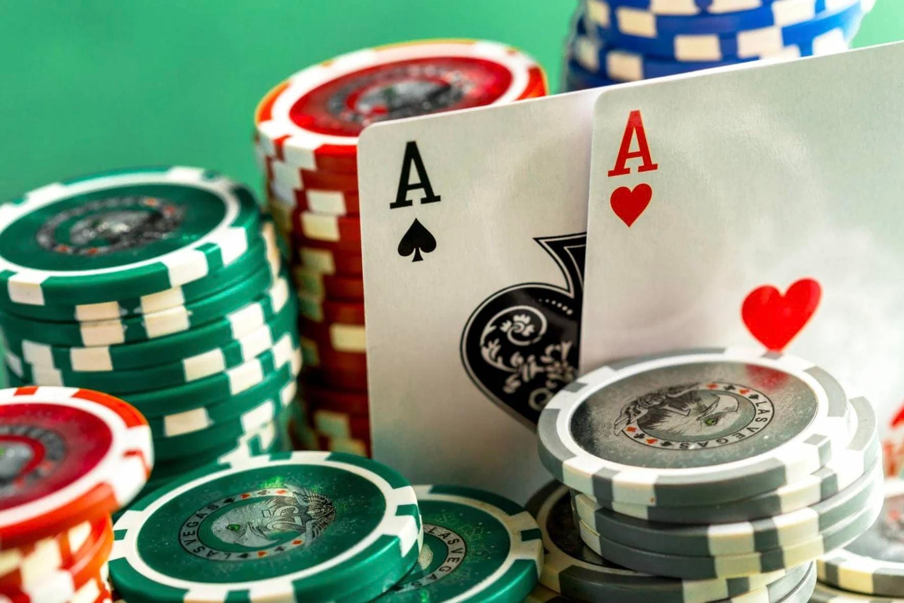 Victorious adventures await: grasp your winnings at Kroon Casino